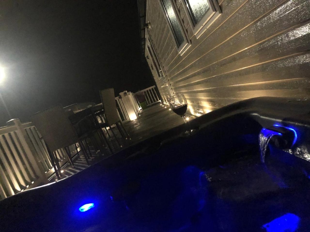 Luxury Hot Tub Retreat Villa Tattershall Exteriör bild